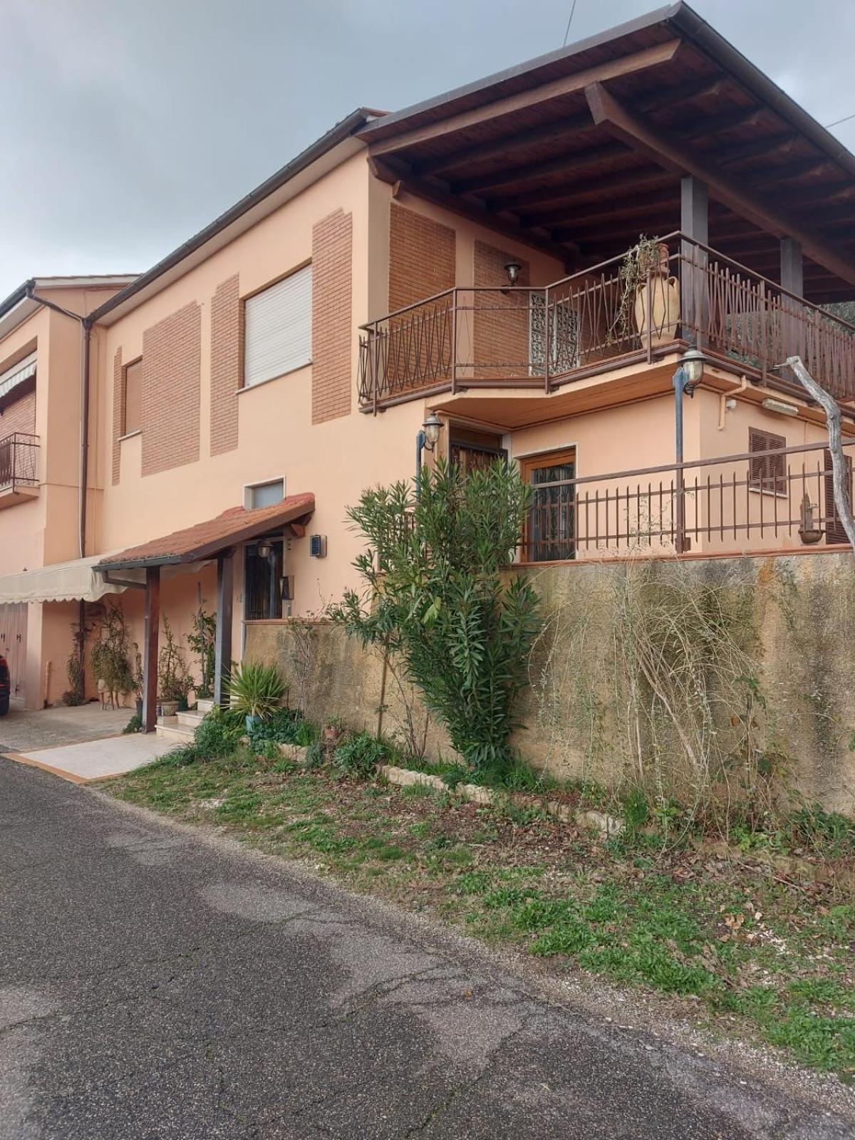 Affittacamere Da Elio E Renata Calvi dell' Umbria Bagian luar foto